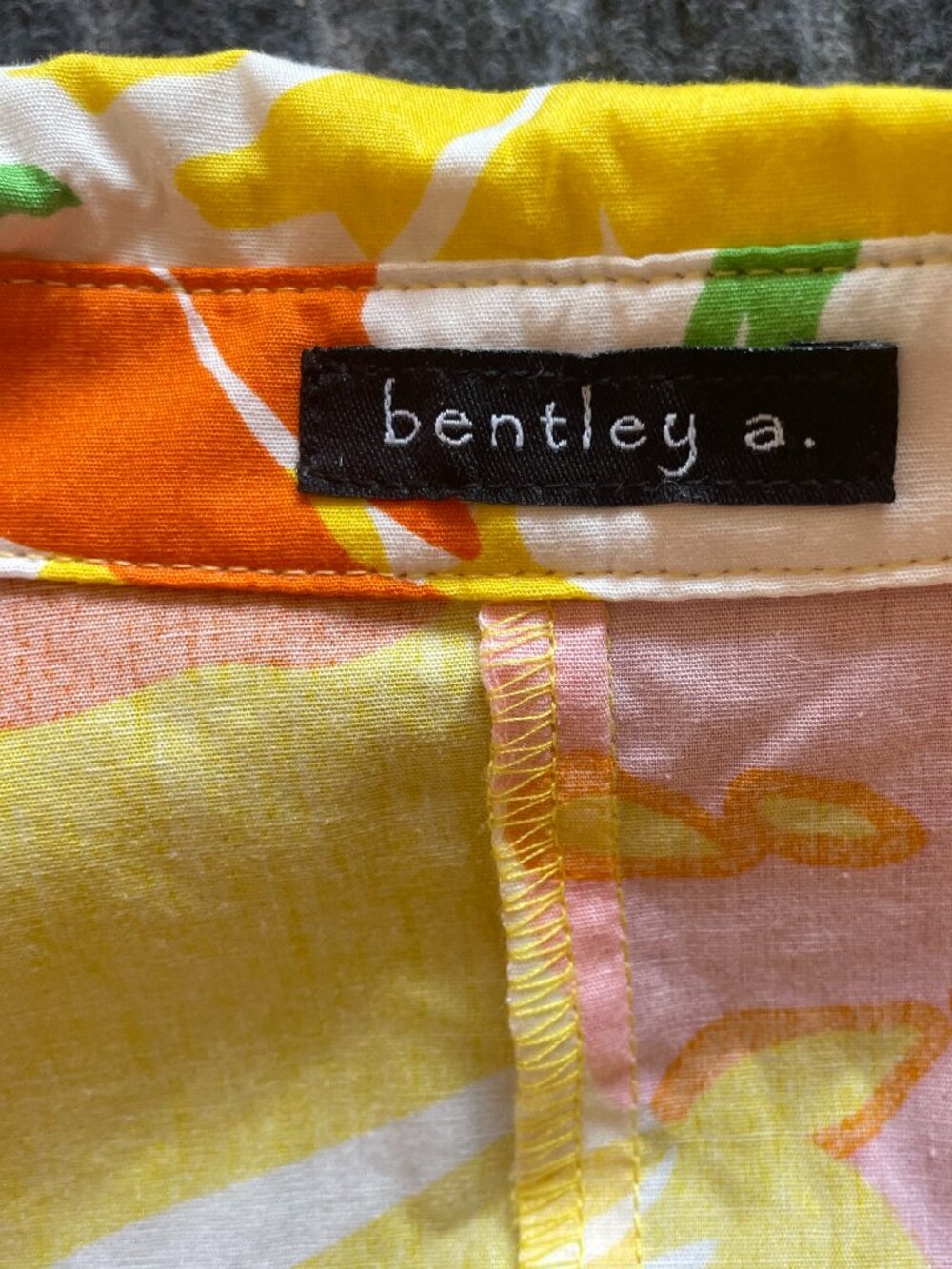 Bentley A. Floral Shirt Dress. Size 4 100% cotton 3/4 sleeves - Picture 4 of 5